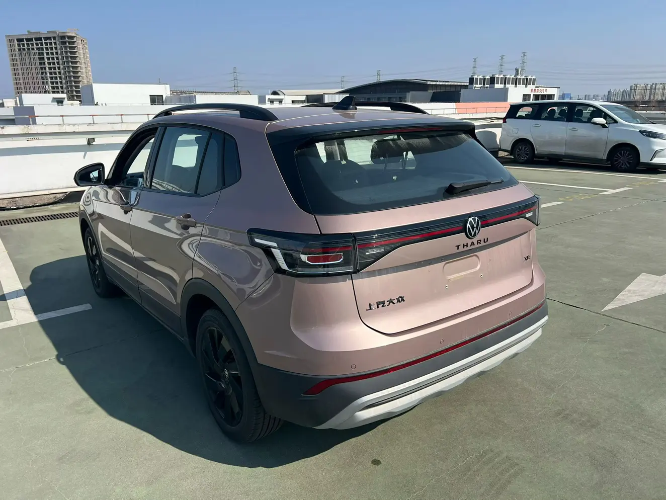 Volkswagen Tharu