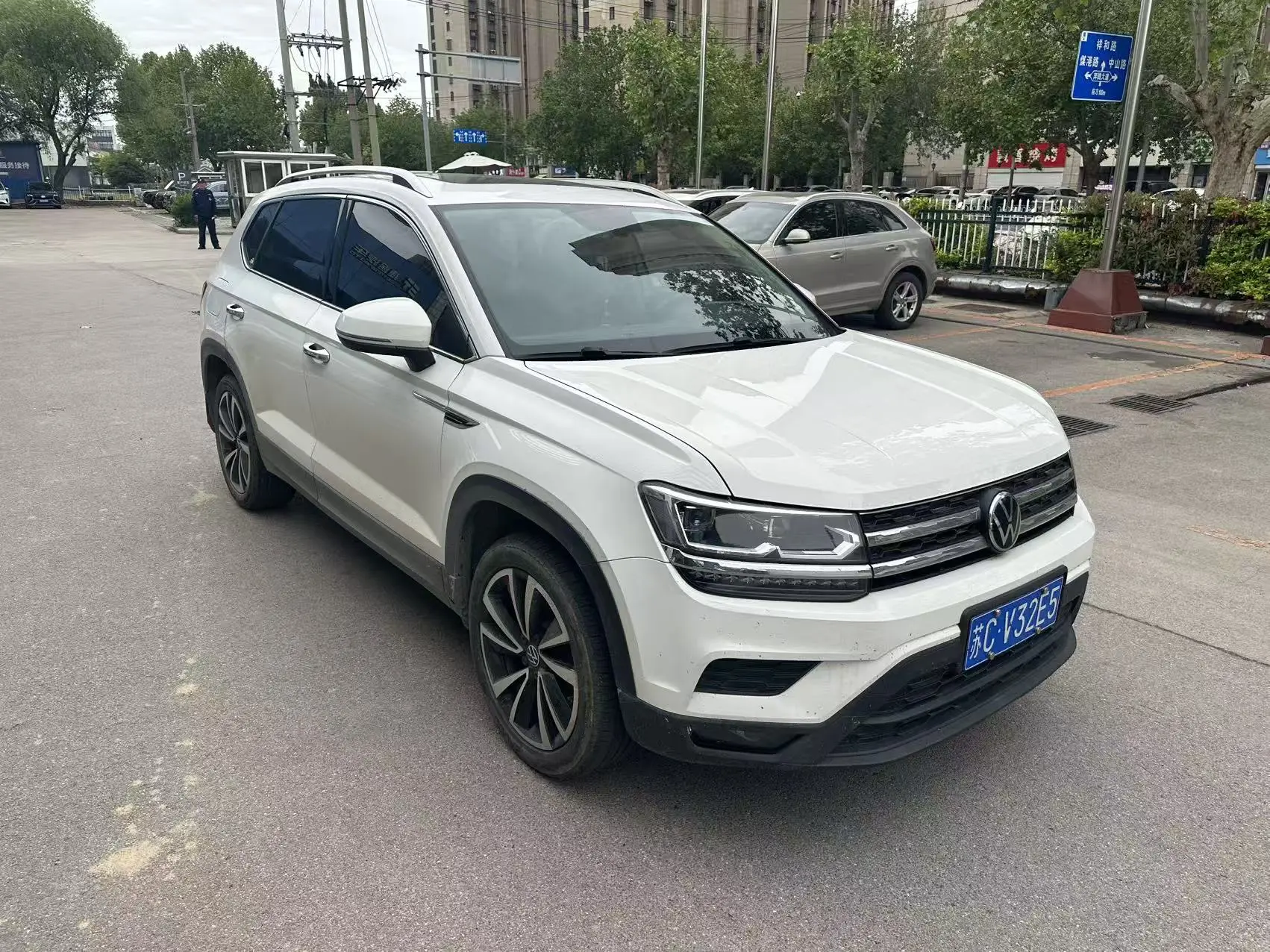 Volkswagen Tharu