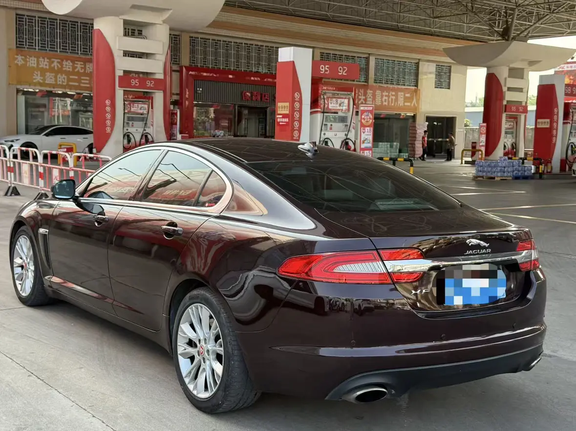 Jaguar XF