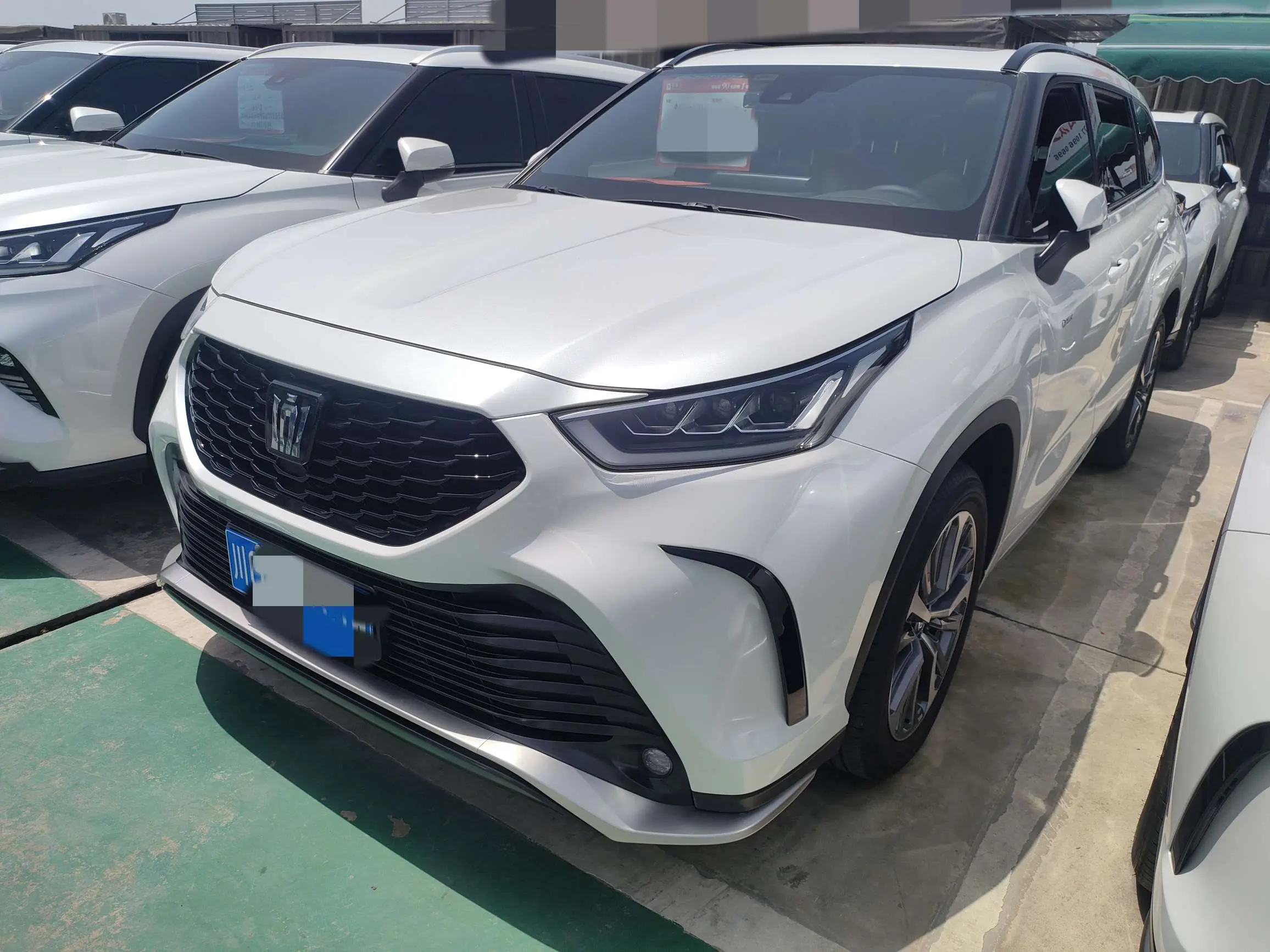 Toyota Crown Kluger
