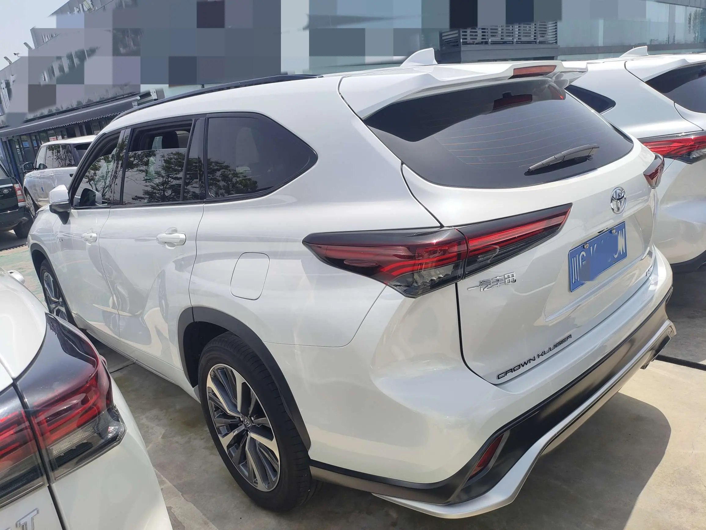 Toyota Crown Kluger