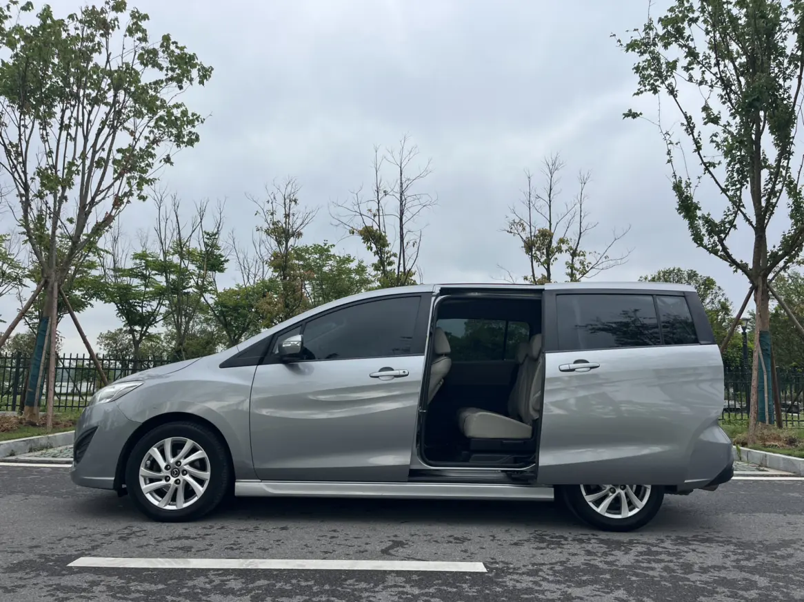 Mazda 5