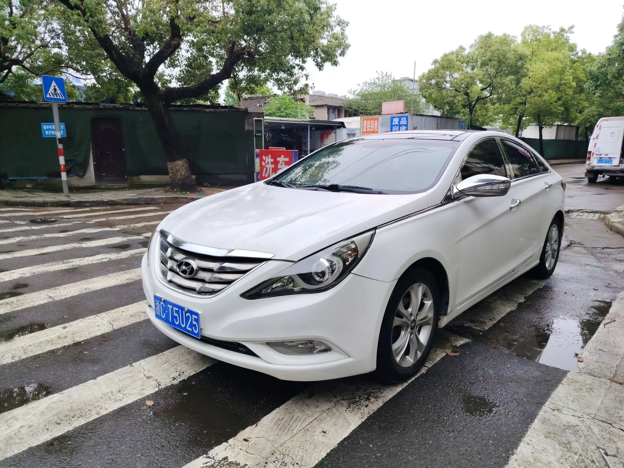 Hyundai Sonata eight