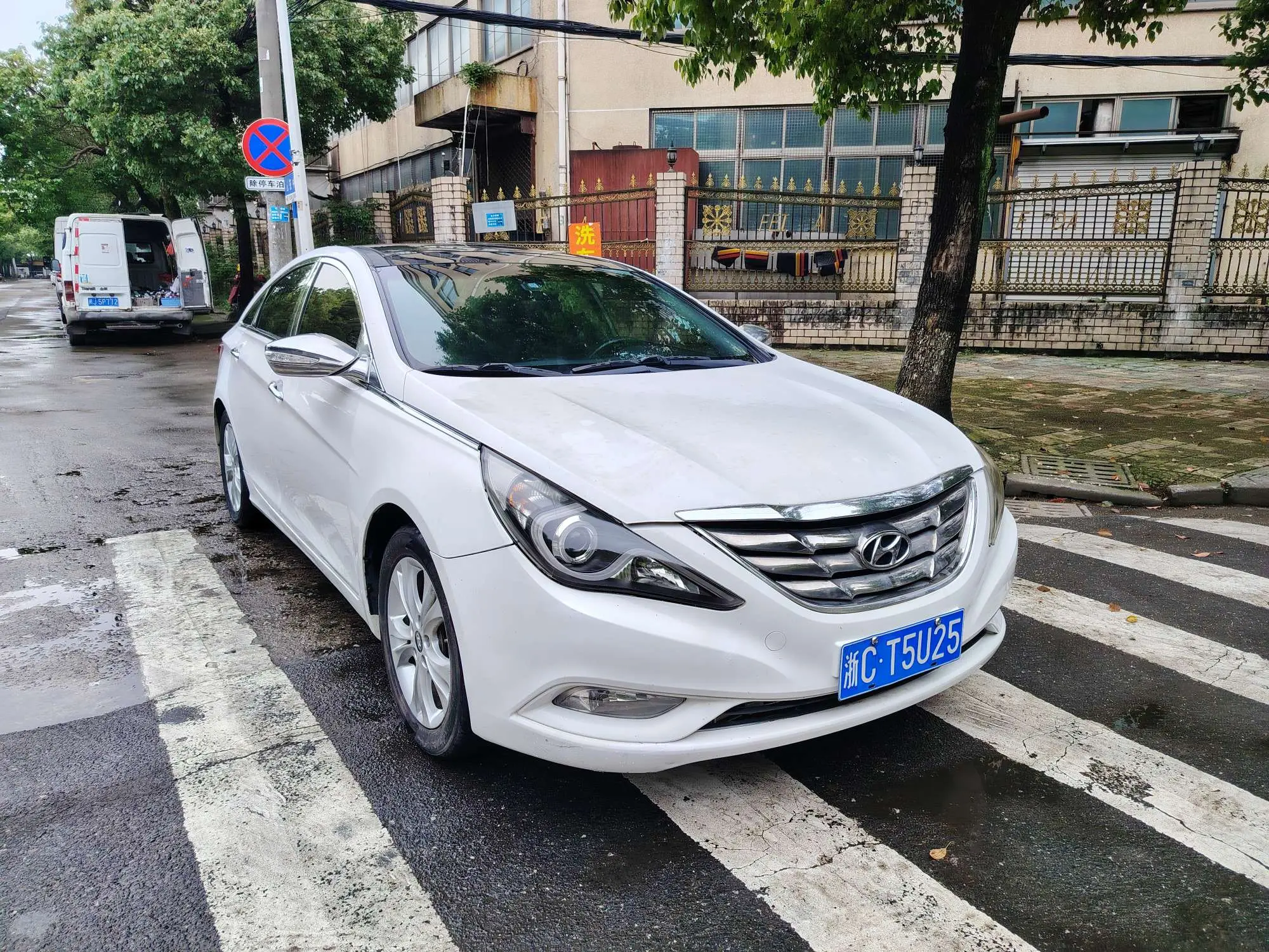 Hyundai Sonata eight