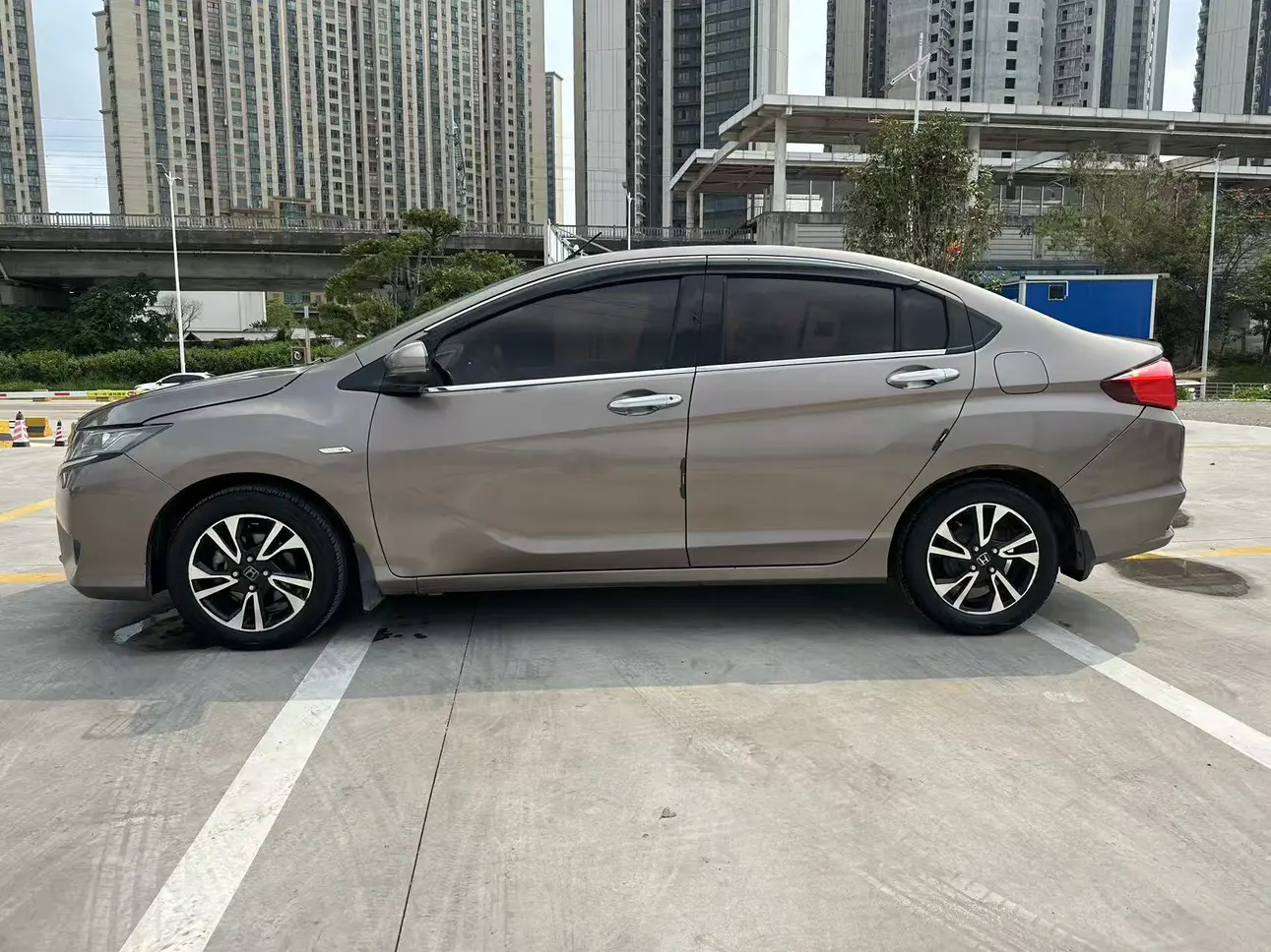 Honda Gray