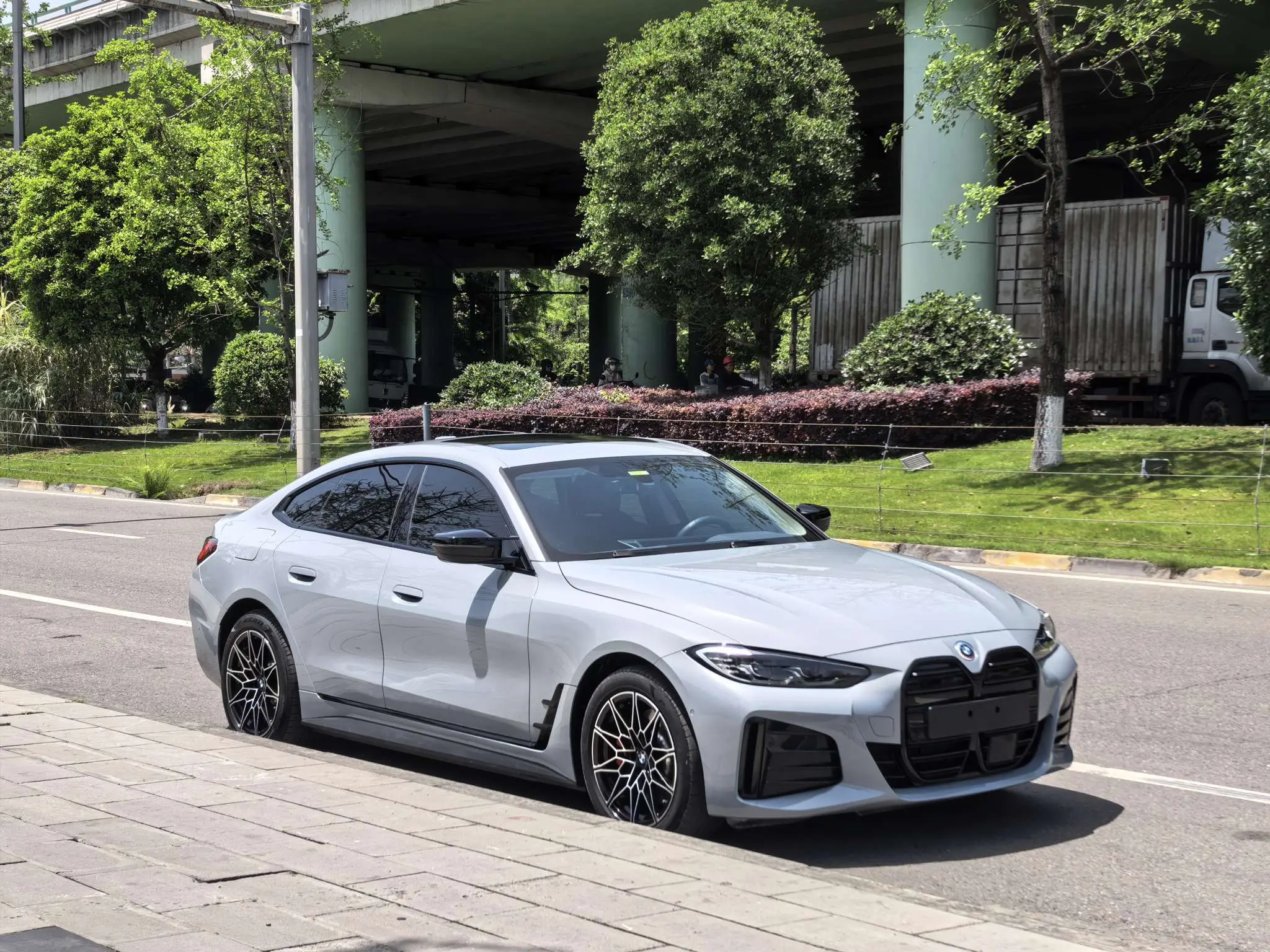 BMW i4
