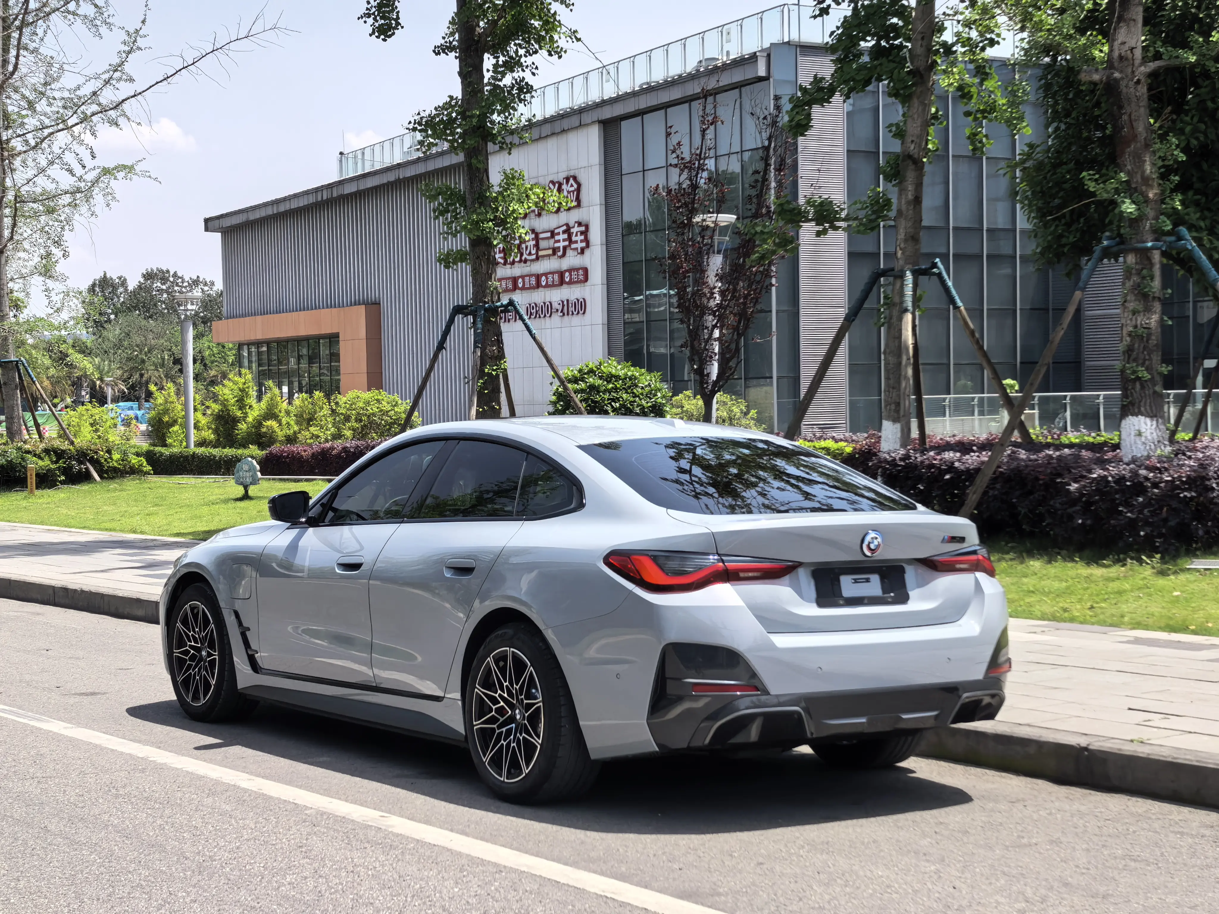 BMW i4