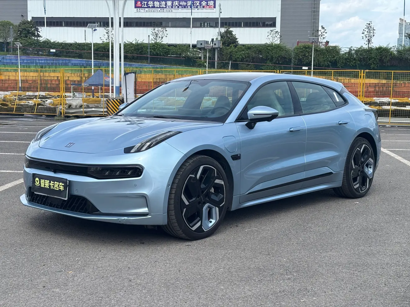 ZEEKR 001