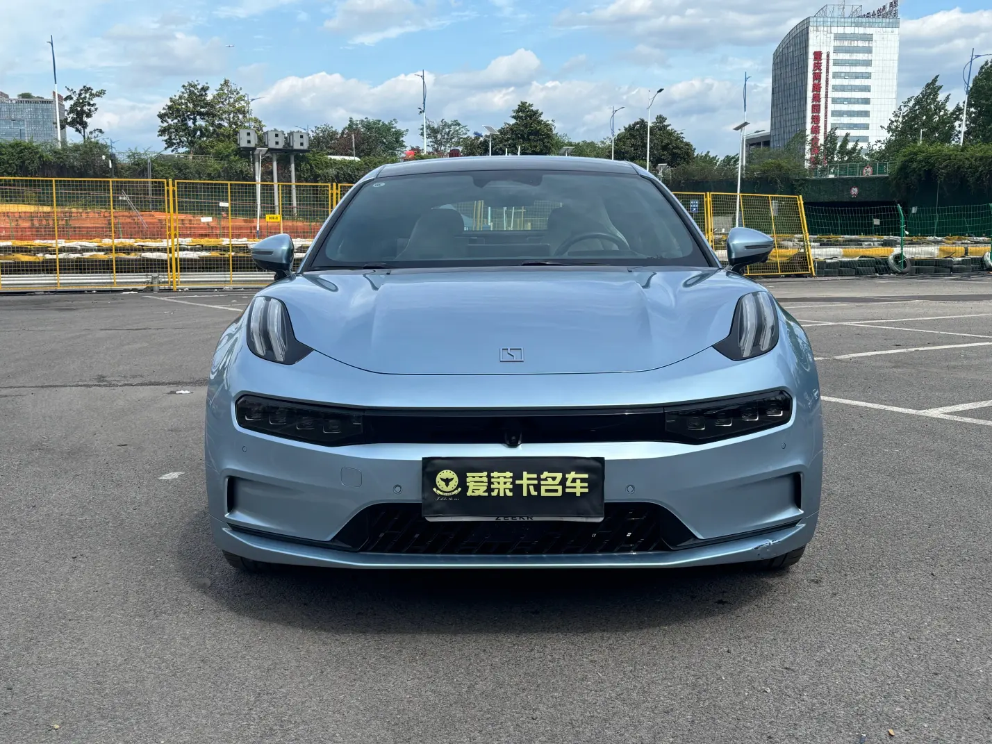 ZEEKR 001