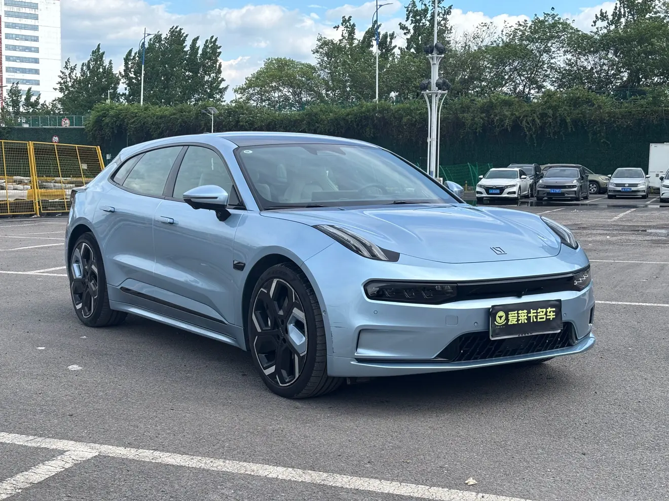 ZEEKR 001