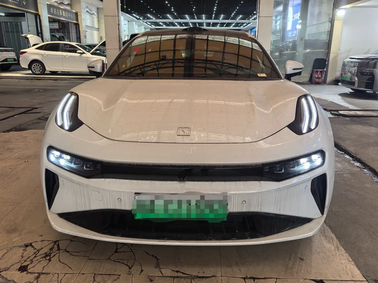 ZEEKR 001