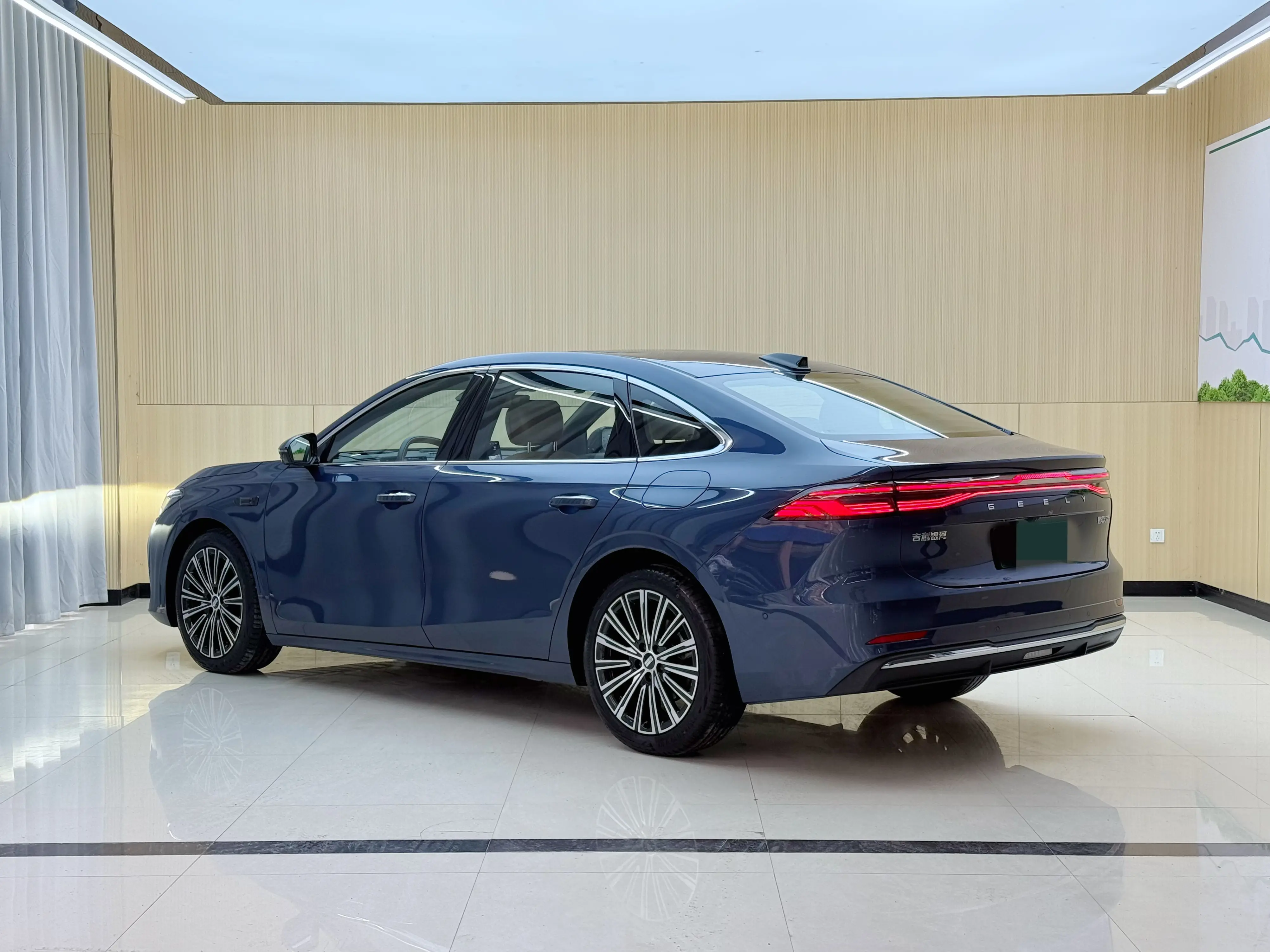 Geely Galaxy A7 EM