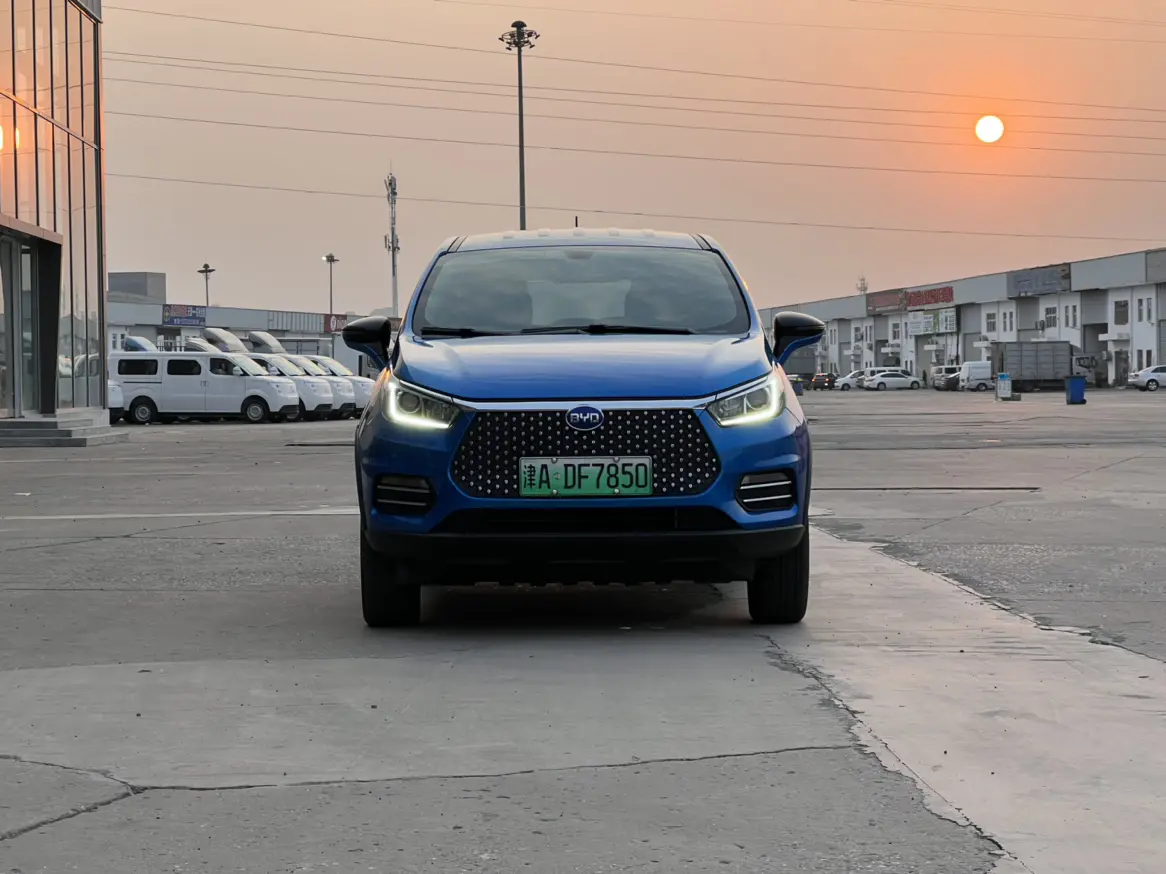 BYD S2