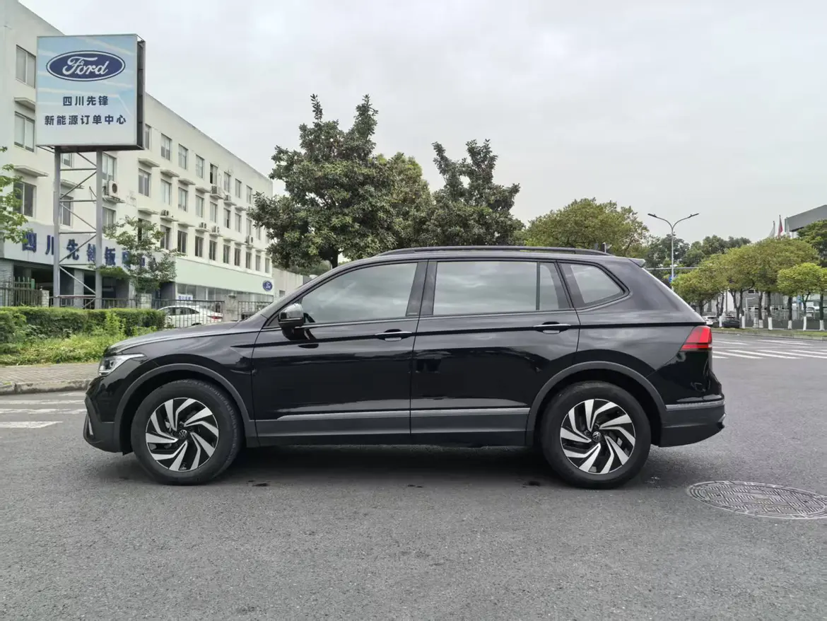 Volkswagen Tiguan L