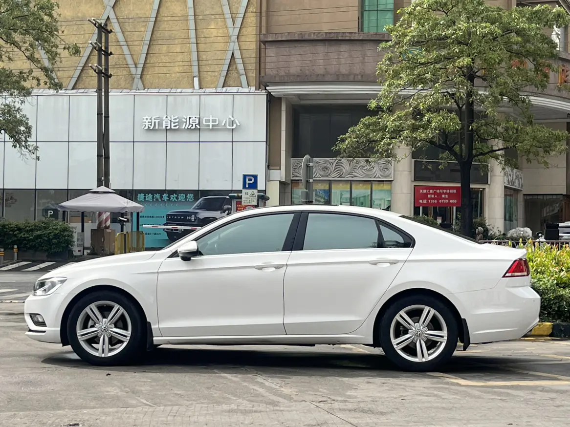 Volkswagen Lamando