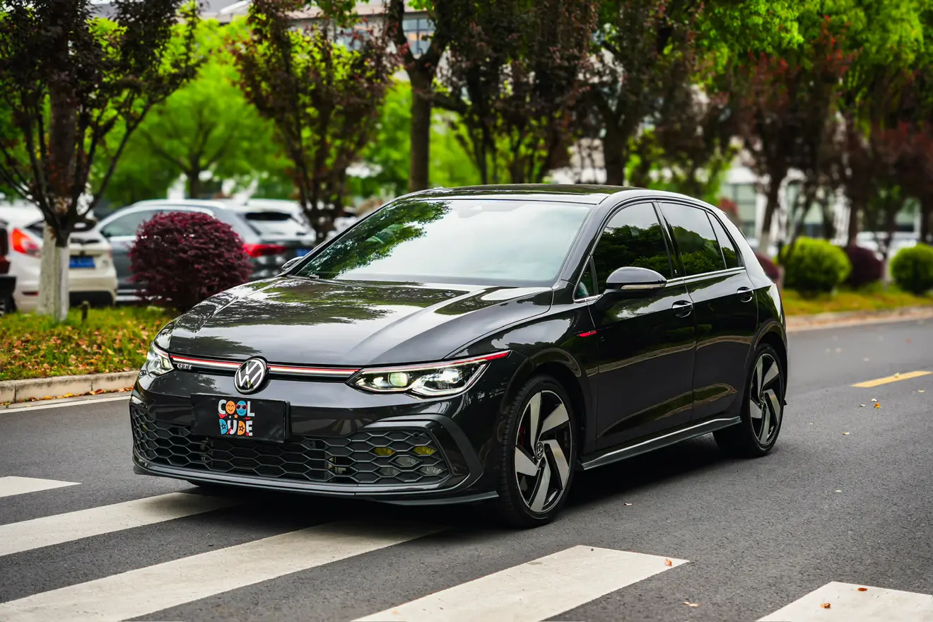 Volkswagen Golf GTI