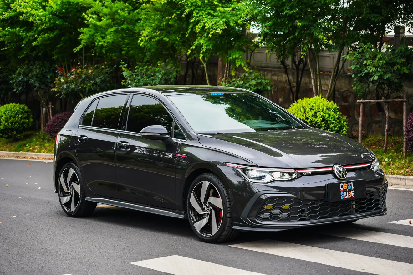 Volkswagen Golf GTI