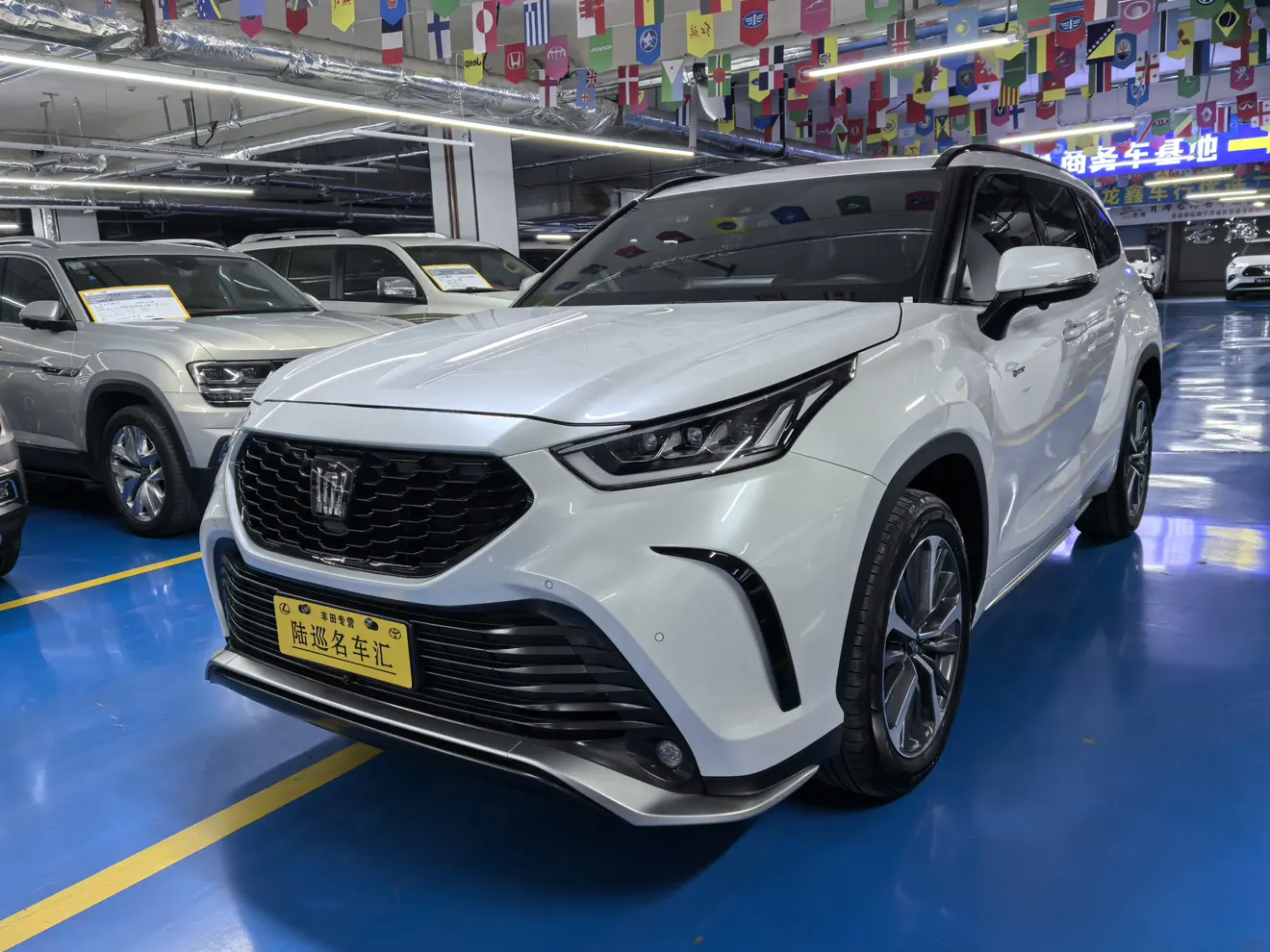 Toyota Crown Kluger