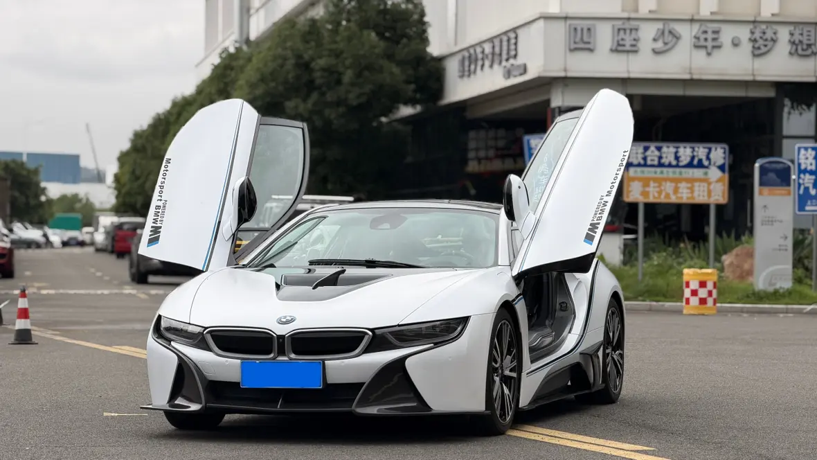 BMW i8