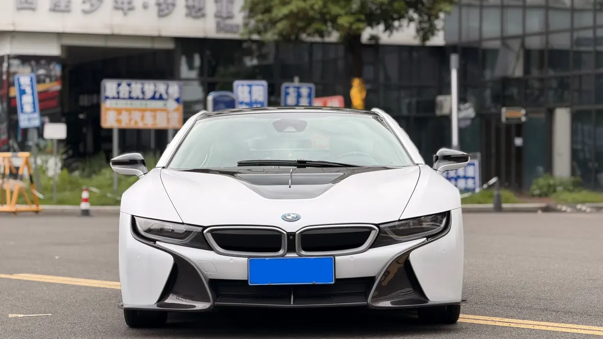 BMW i8