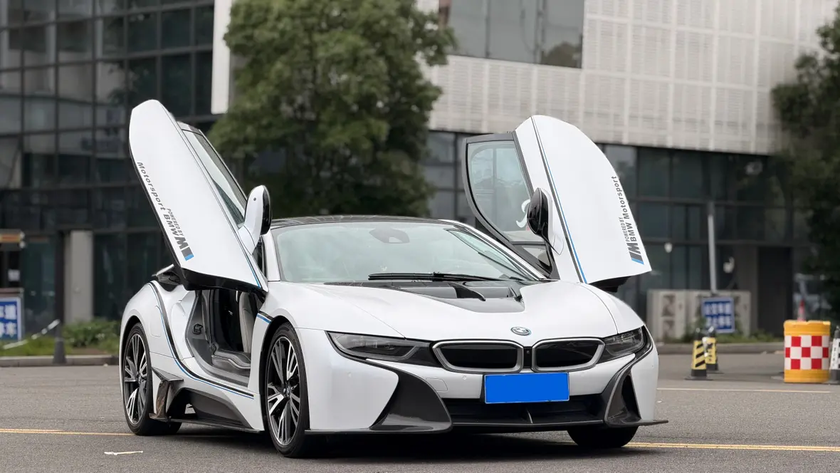 BMW i8