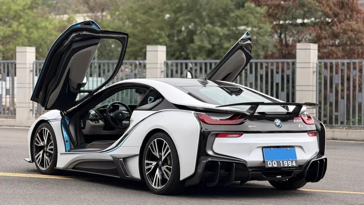 BMW i8
