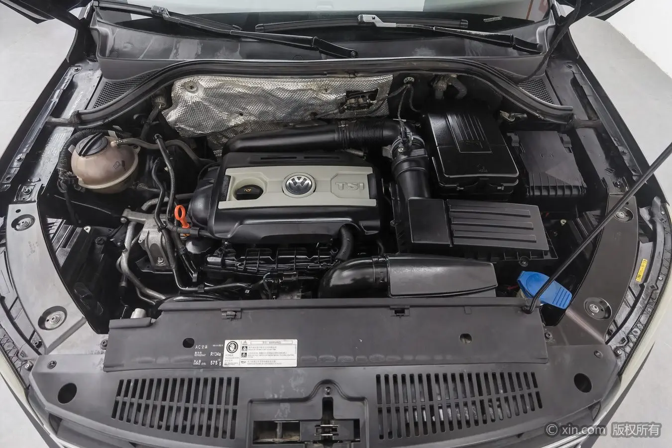 Volkswagen Tiguan (Tharu)