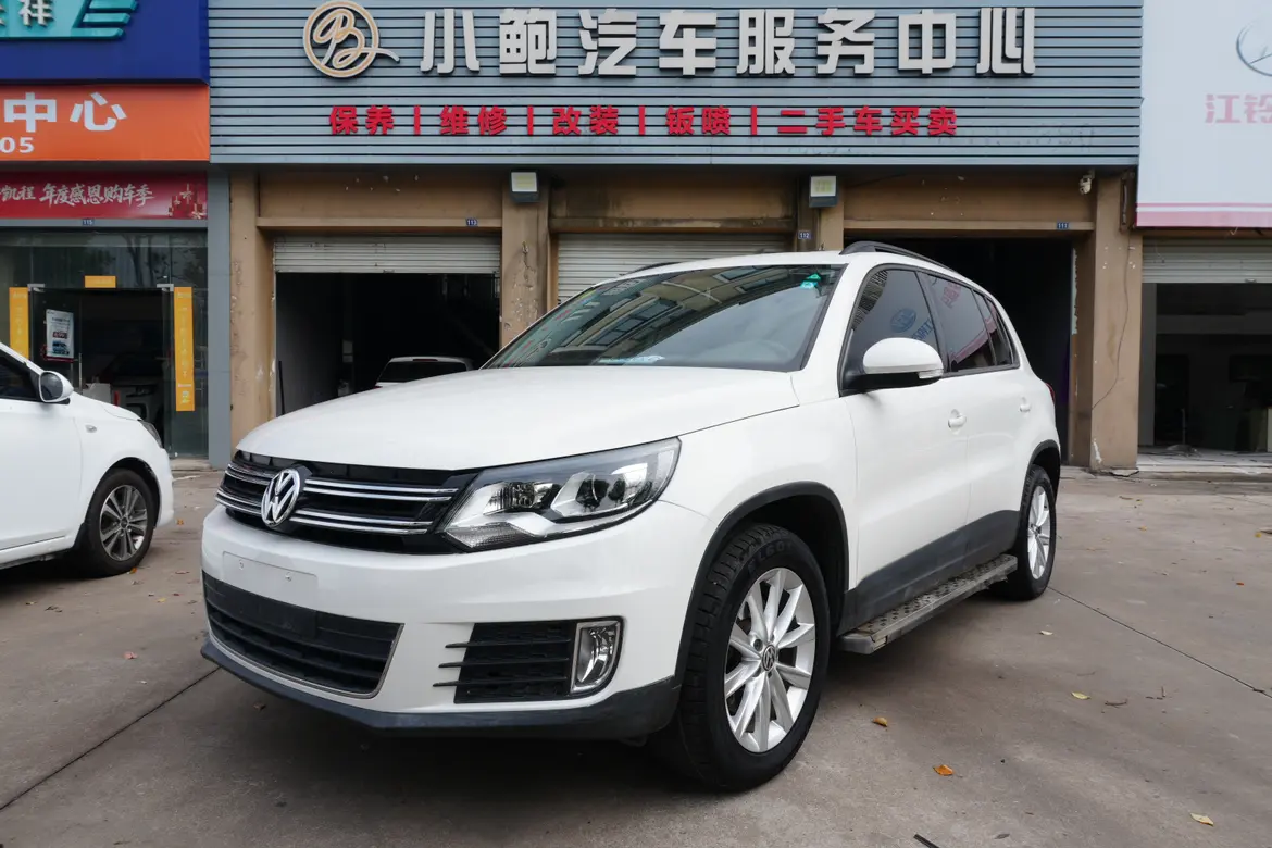 Volkswagen Tiguan (Tharu)