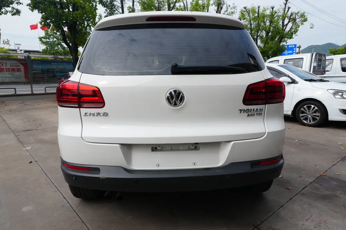 Volkswagen Tiguan (Tharu)