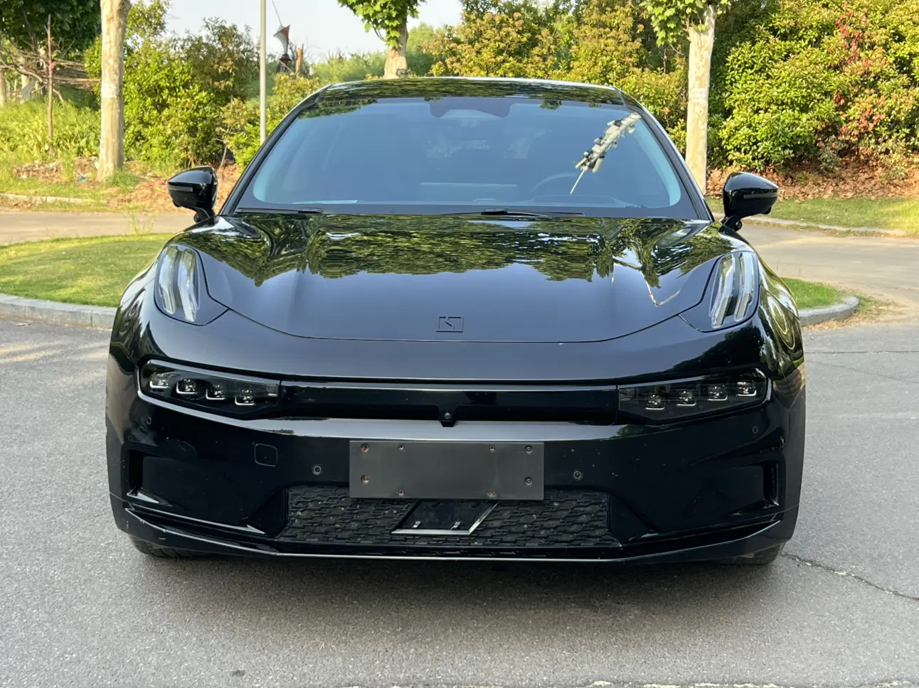 ZEEKR 001