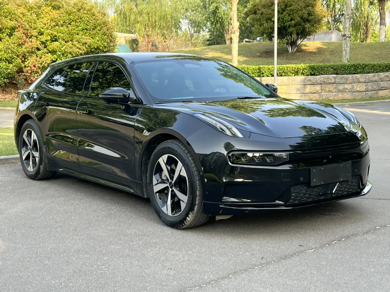 ZEEKR 001