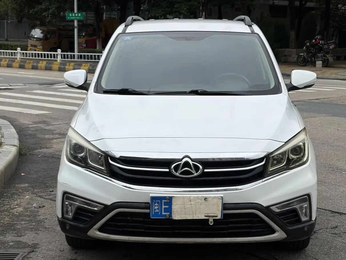 Oshan Changan Auchan A800