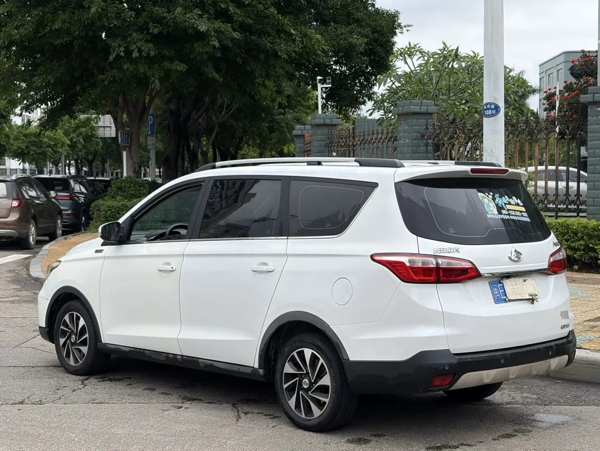 Oshan Changan Auchan A800