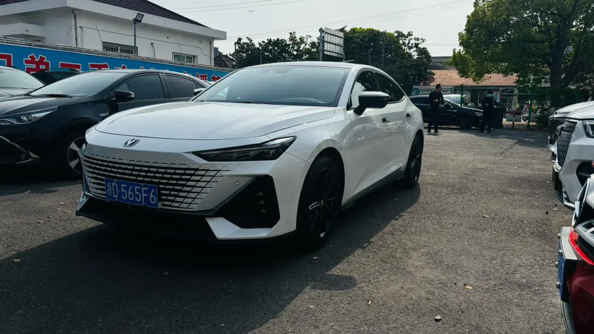 Changan UNI-V