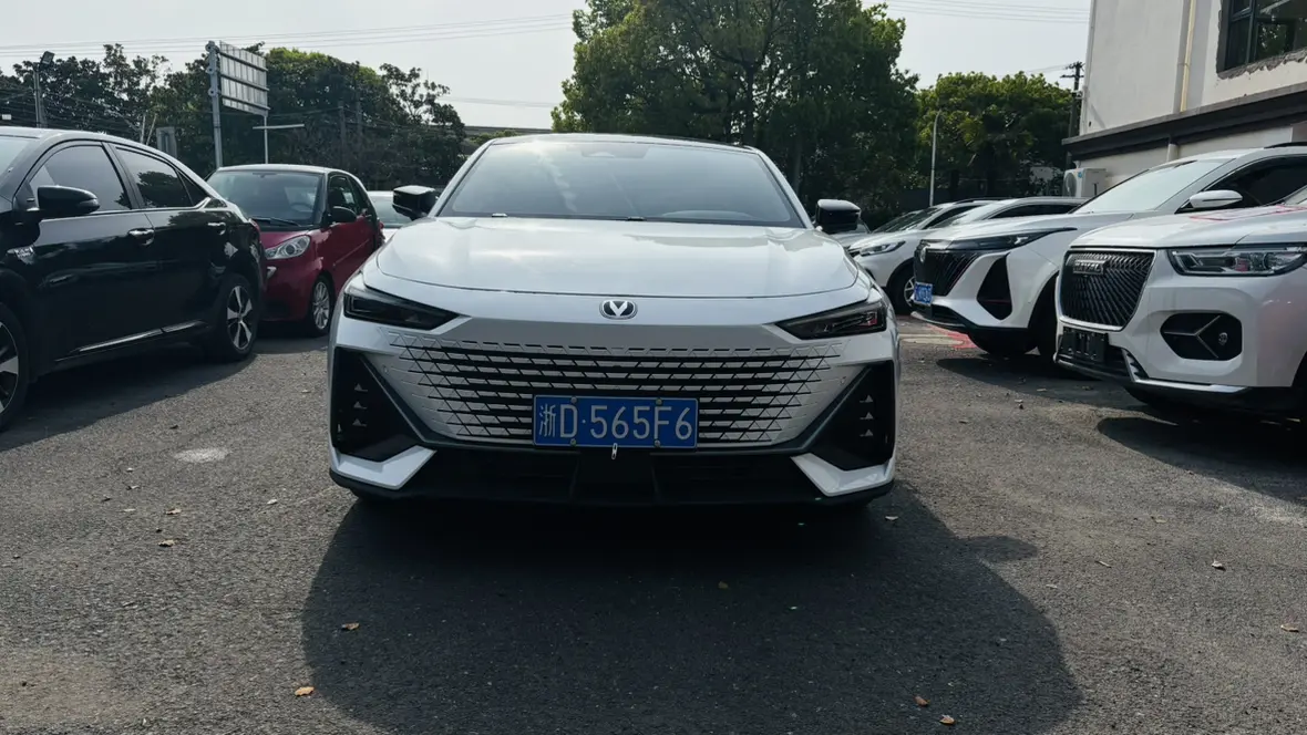 Changan UNI-V
