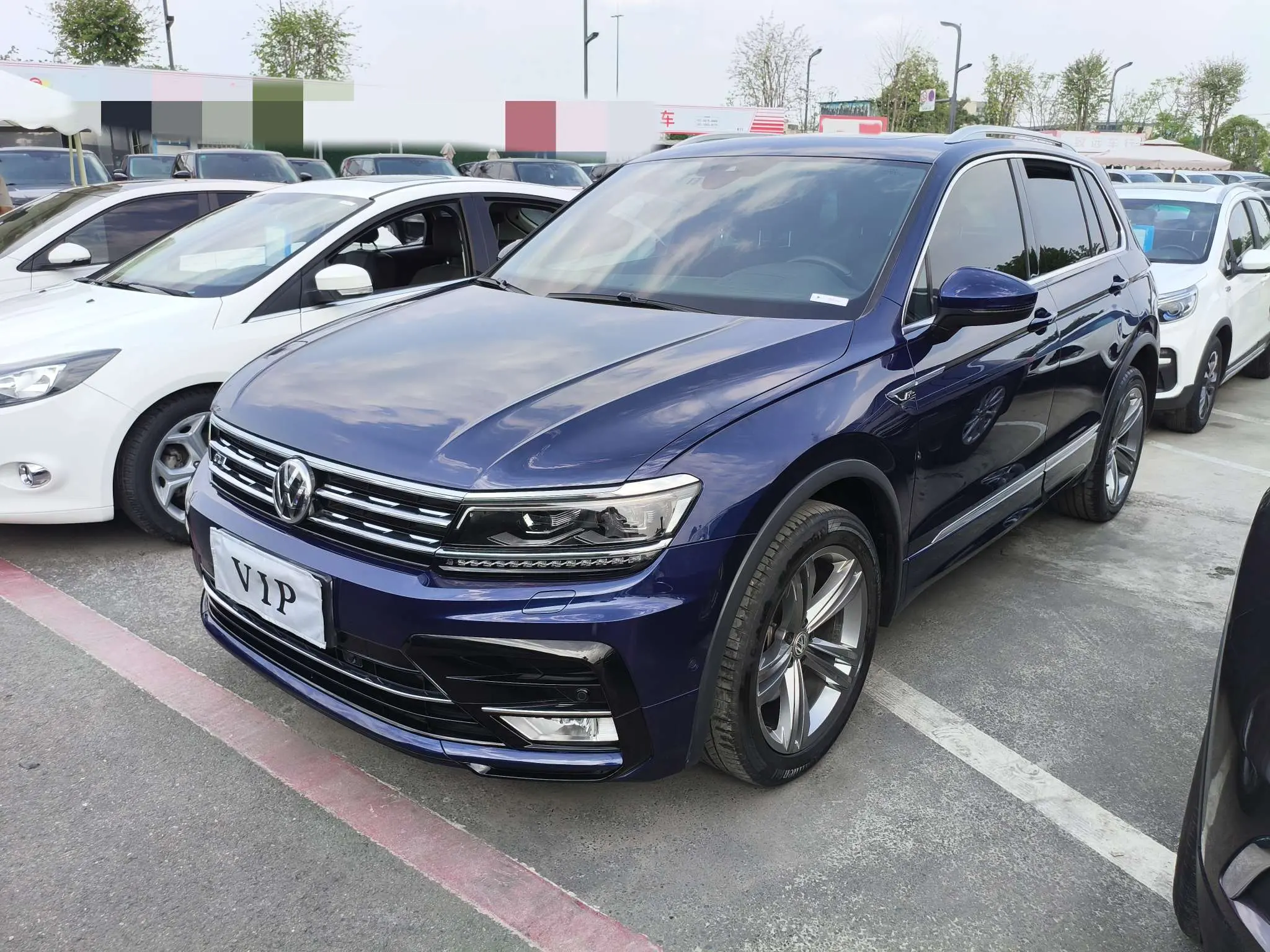 Volkswagen Tiguan (Tharu)