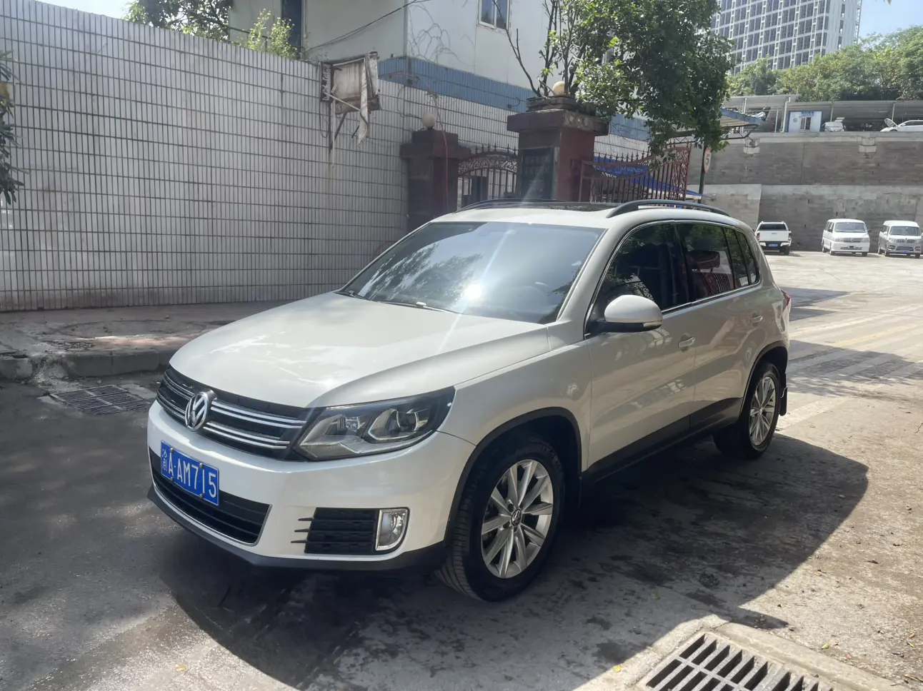 Volkswagen Tiguan (Tharu)