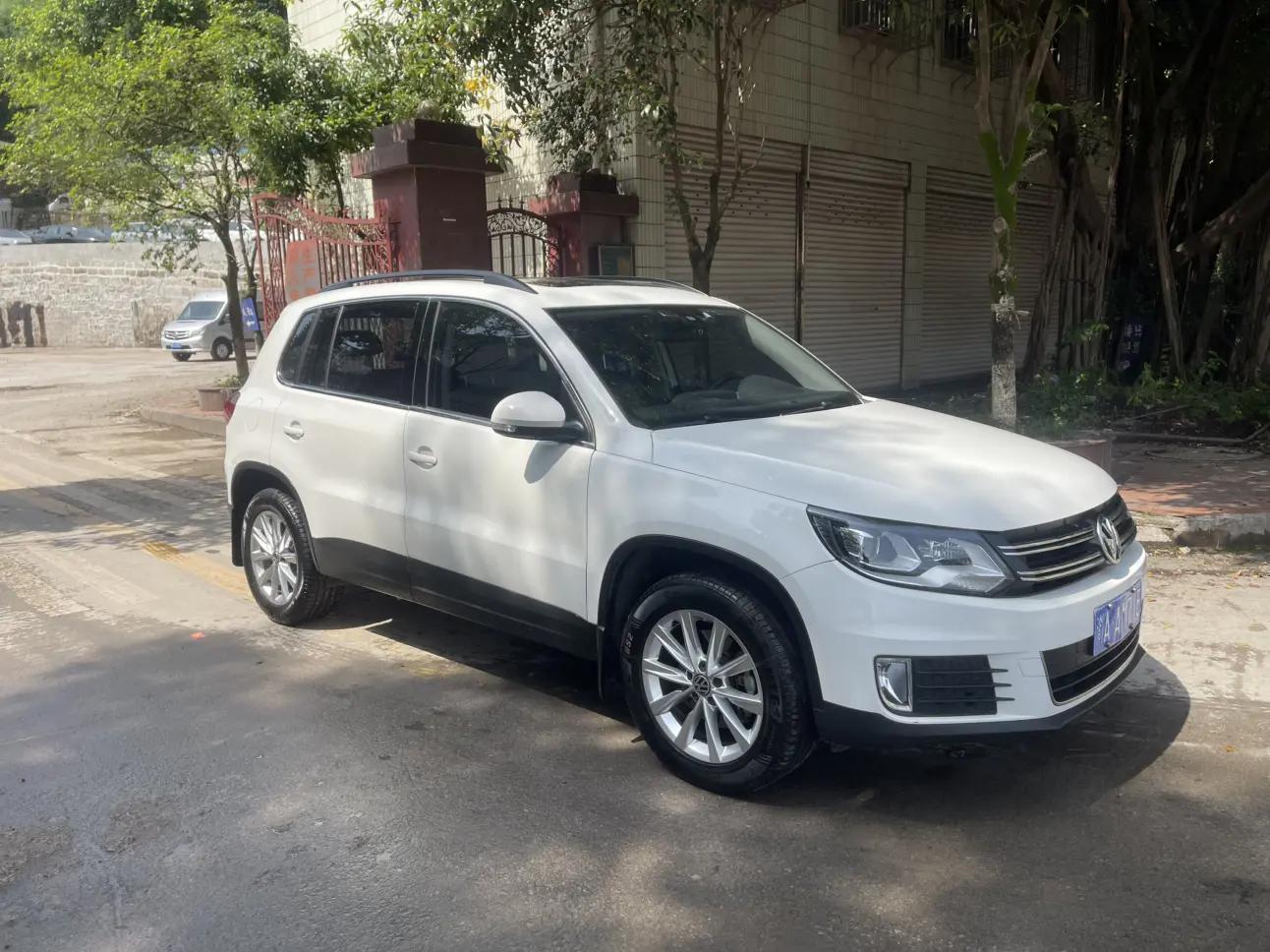 Volkswagen Tiguan (Tharu)