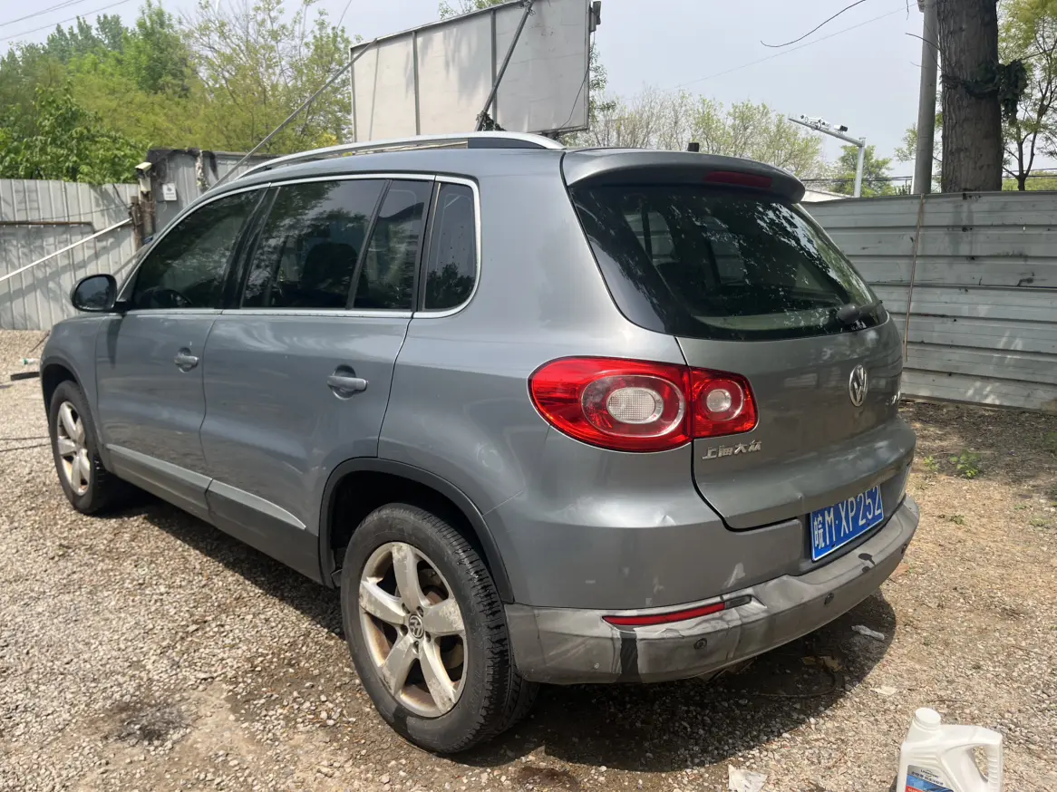 Volkswagen Tiguan (Tharu)