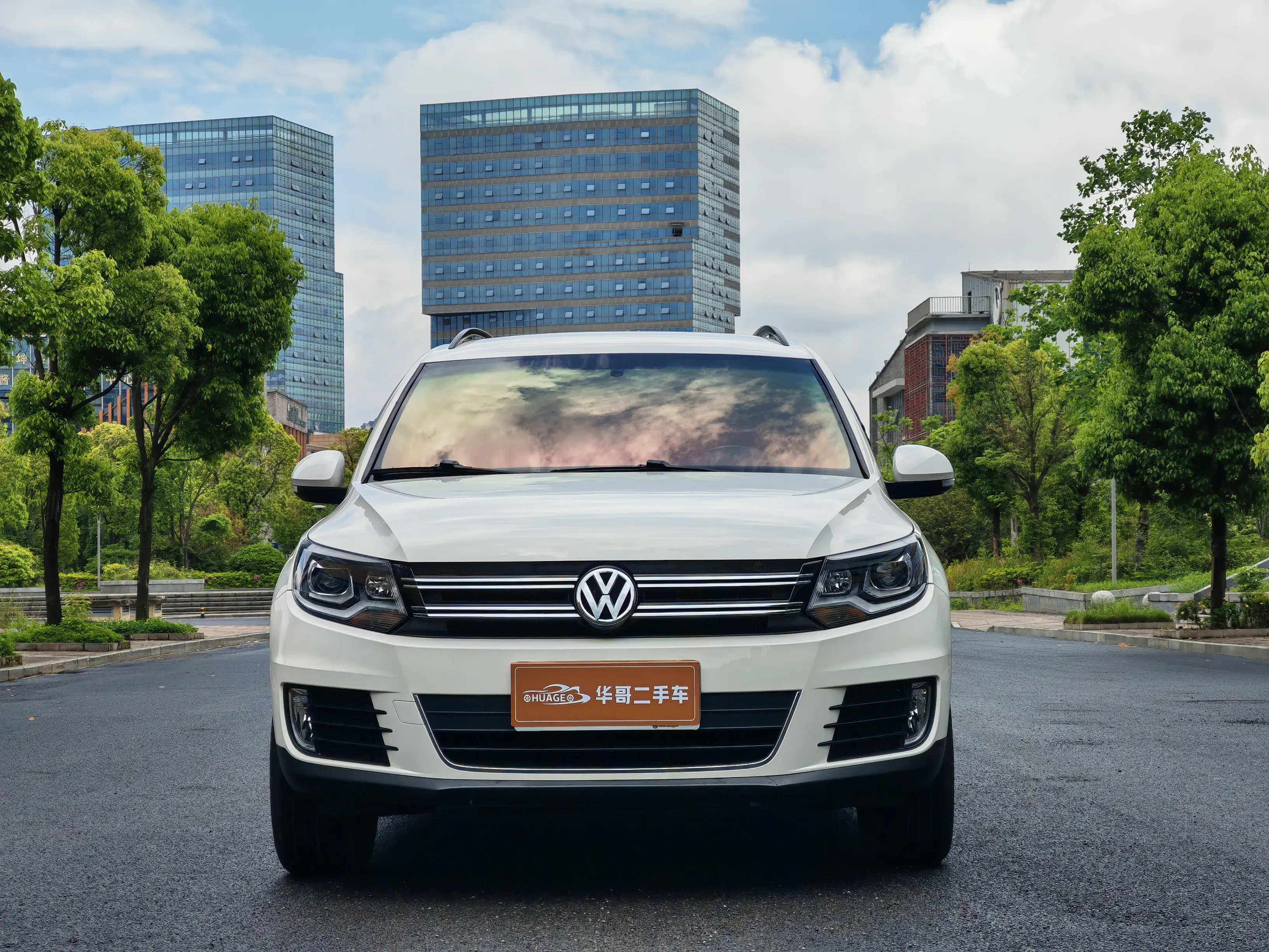 Volkswagen Tiguan (Tharu)