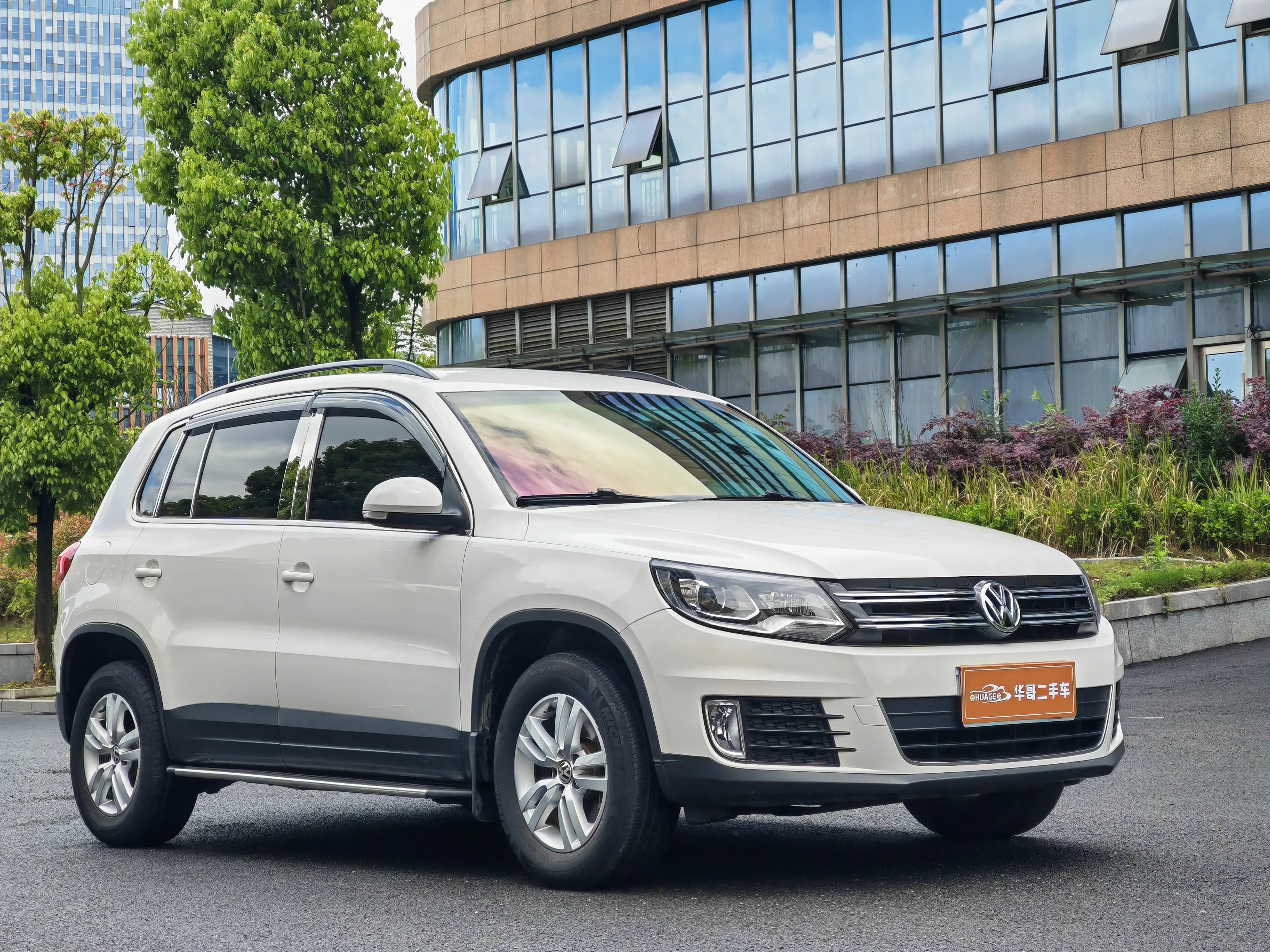 Volkswagen Tiguan (Tharu)