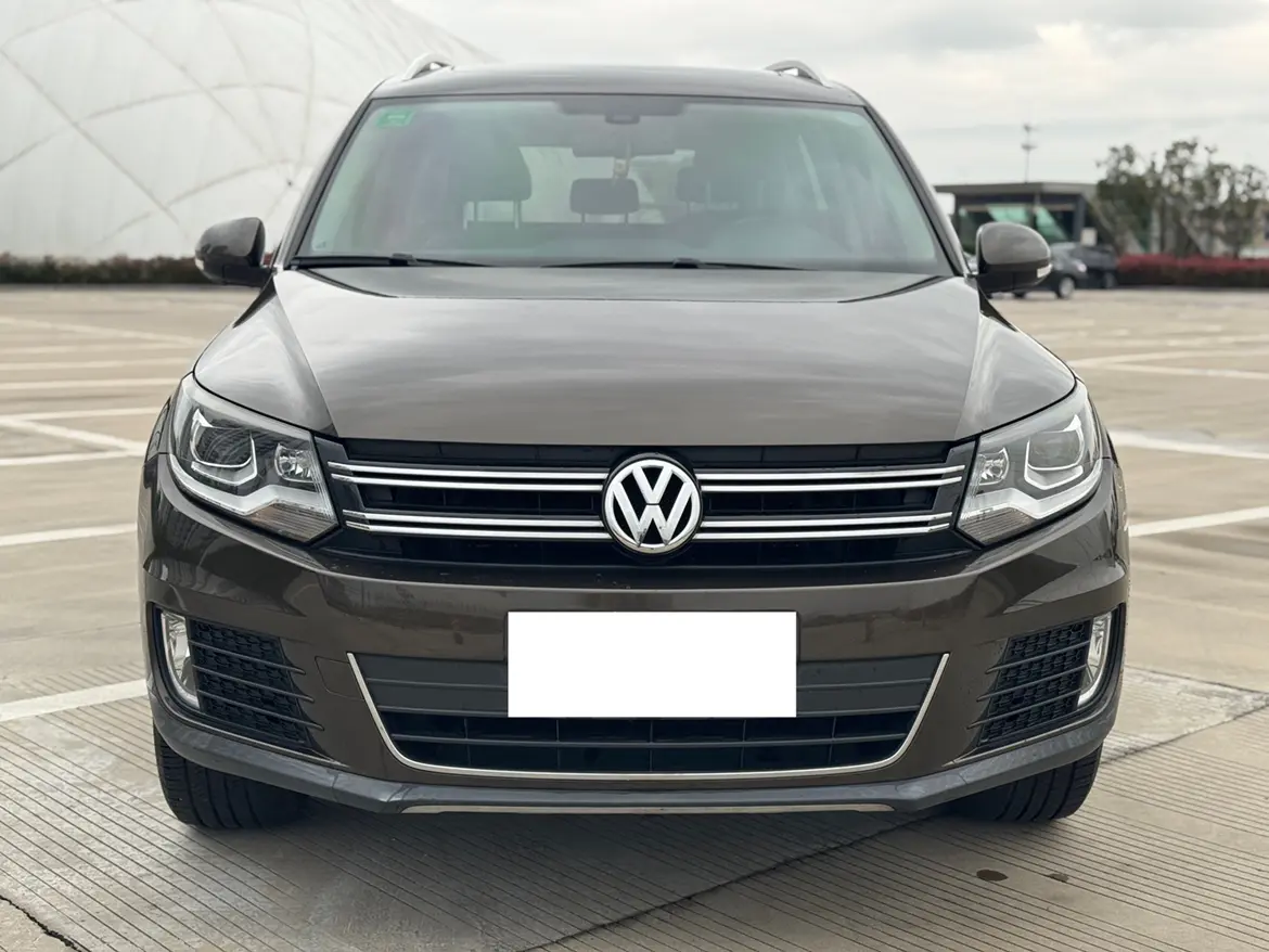 Volkswagen Tiguan (Tharu)
