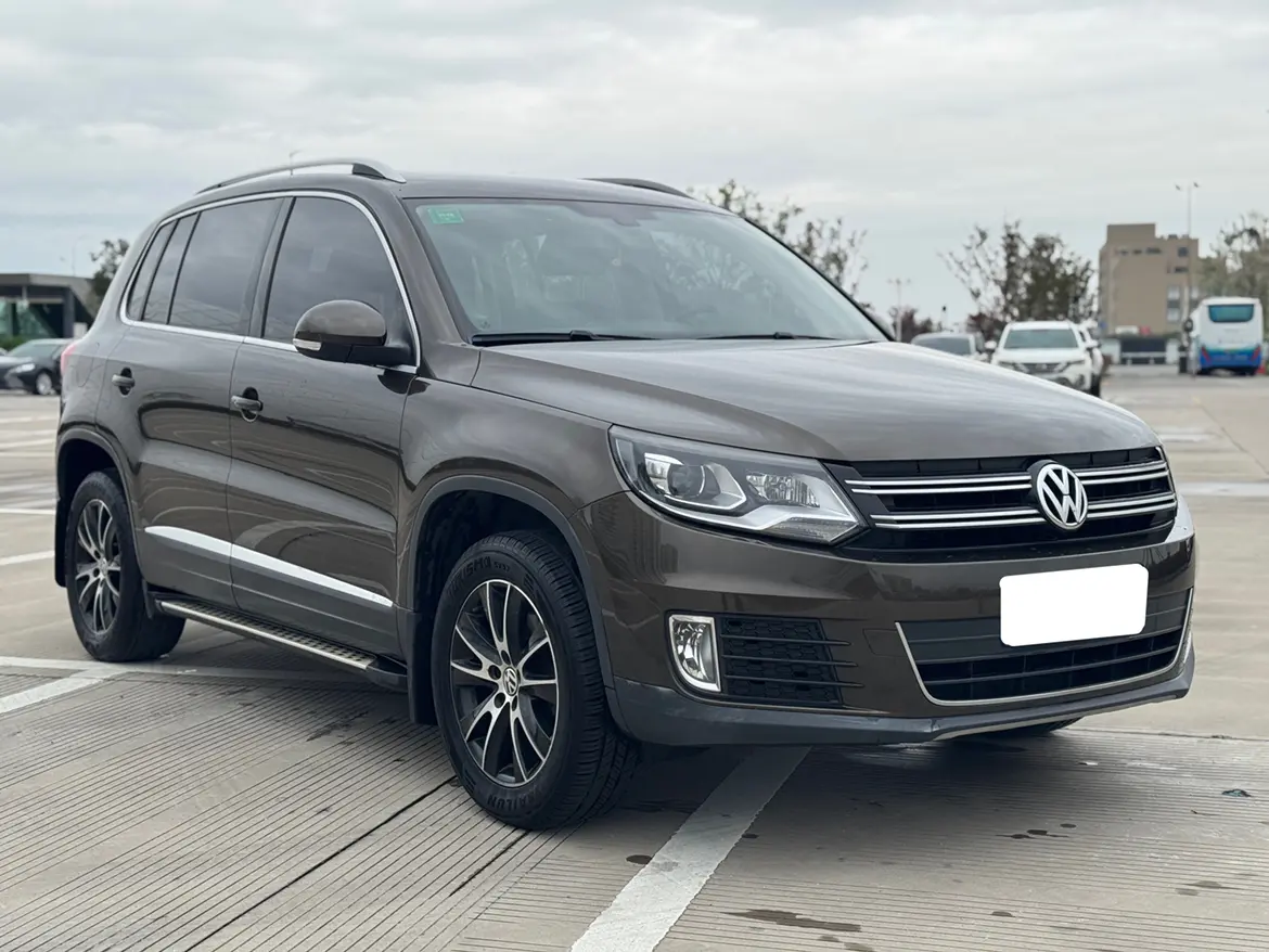Volkswagen Tiguan (Tharu)