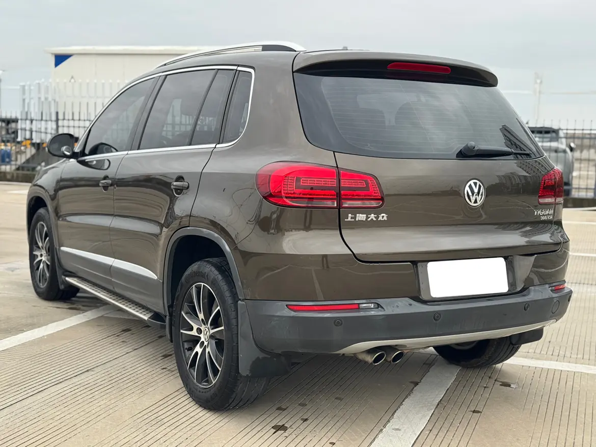 Volkswagen Tiguan (Tharu)