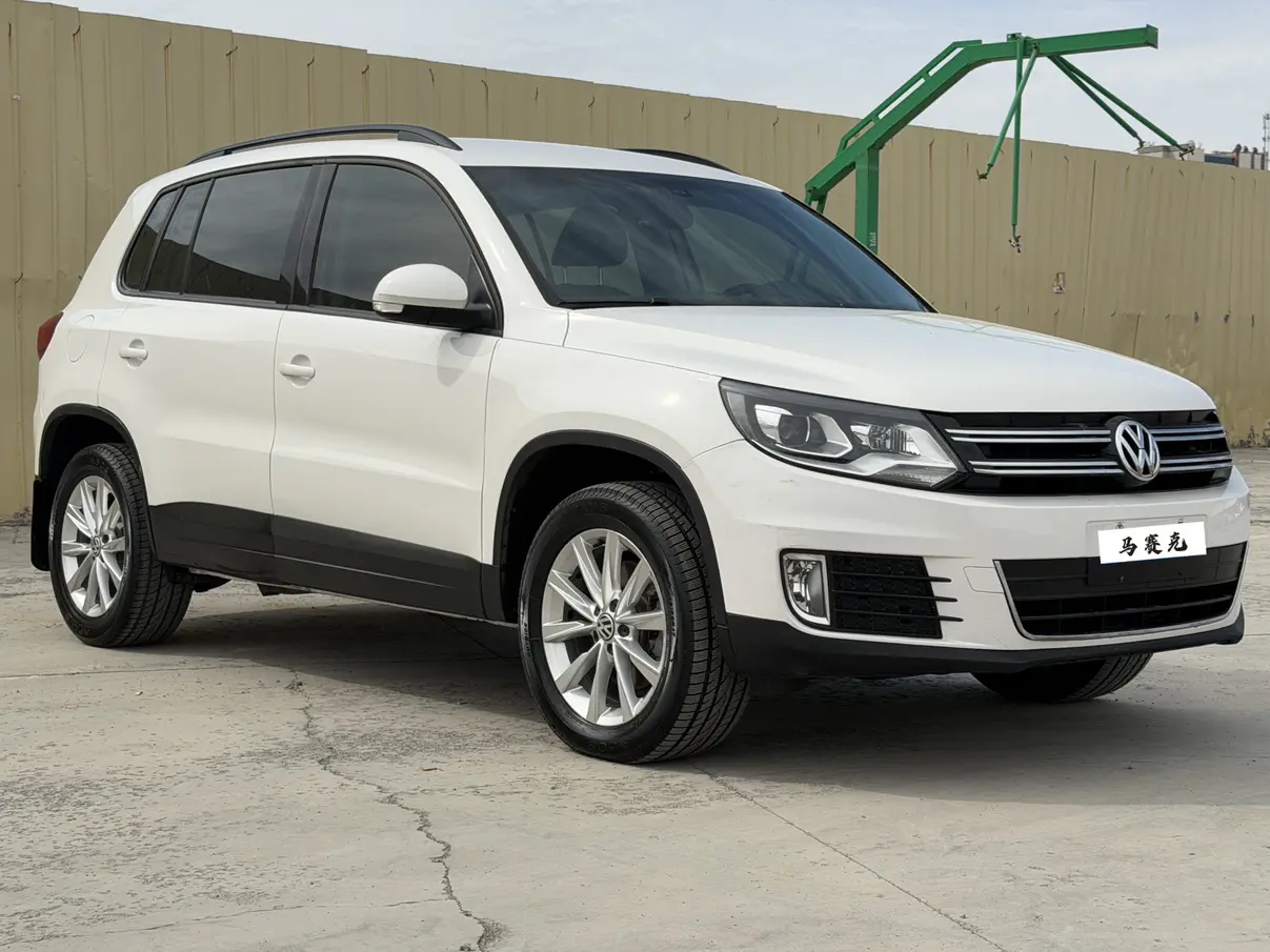 Volkswagen Tiguan (Tharu)