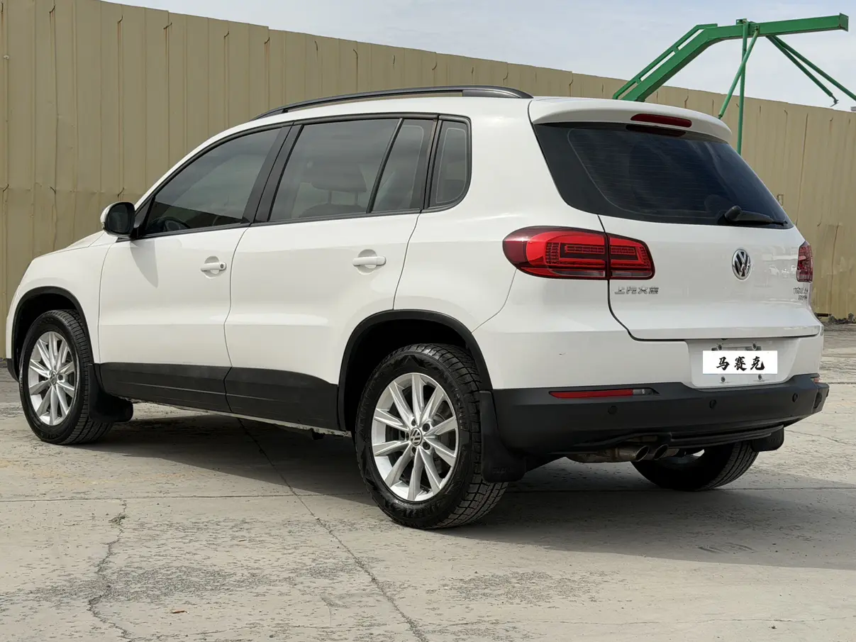 Volkswagen Tiguan (Tharu)