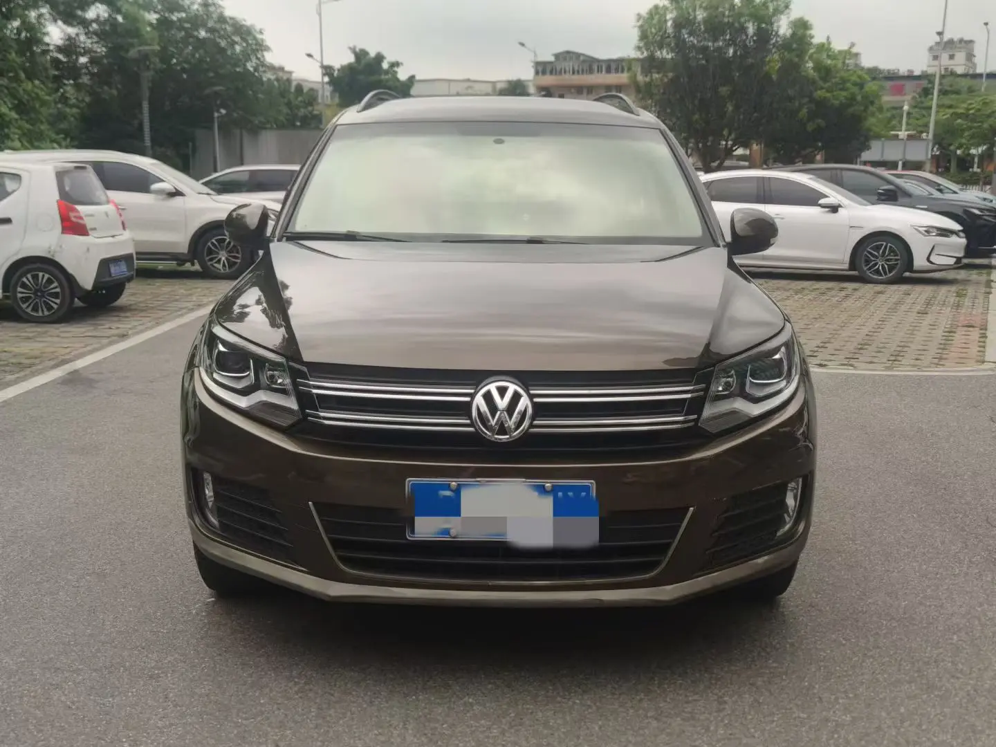 Volkswagen Tiguan (Tharu)