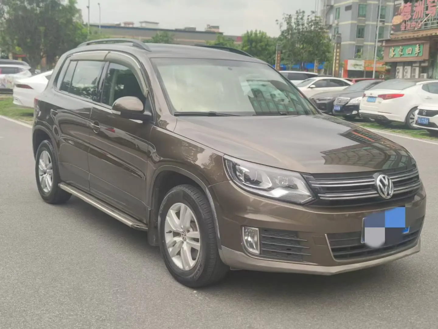 Volkswagen Tiguan (Tharu)
