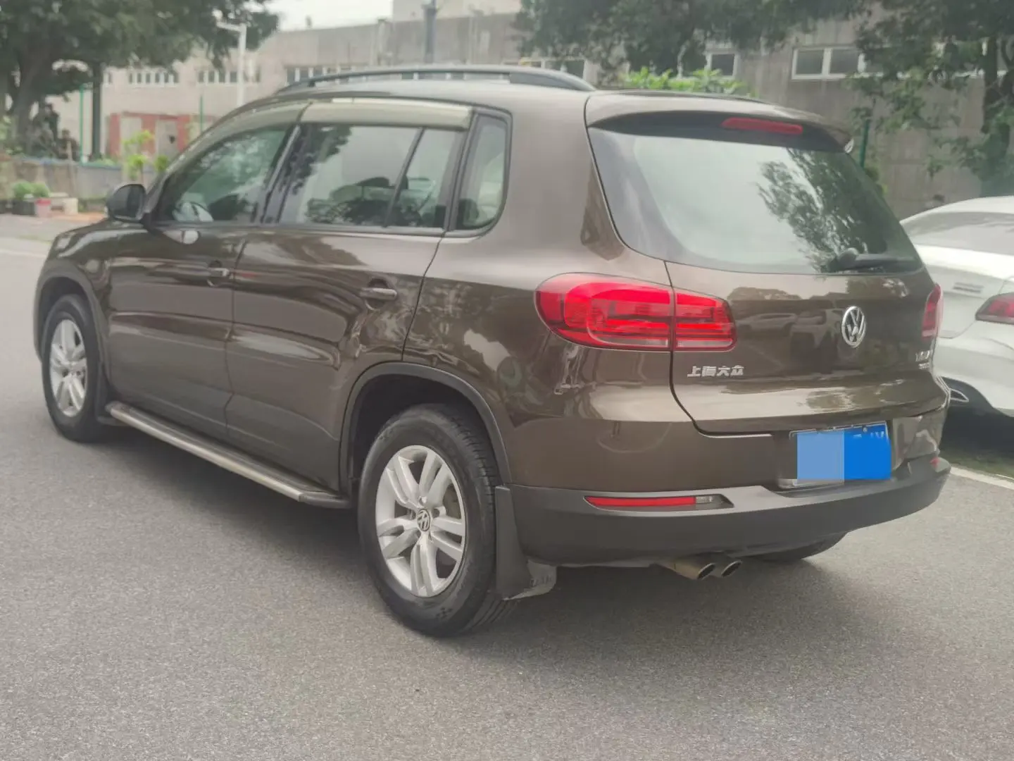 Volkswagen Tiguan (Tharu)