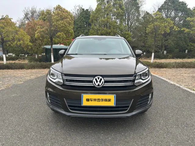 Volkswagen Tiguan (Tharu)